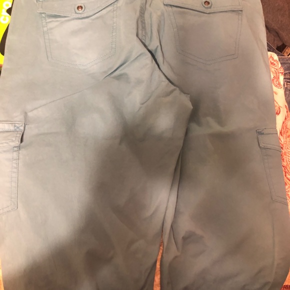 2 pair Of Women's Size 12  Capris (New With Tags) - Picture 7 of 9